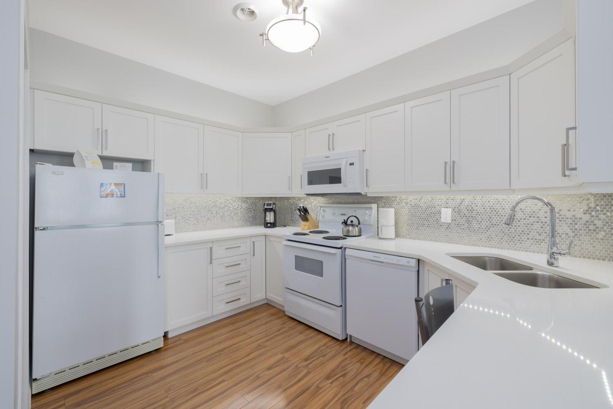 Obasa Suites @ The Hamilton Риджайна Экстерьер фото